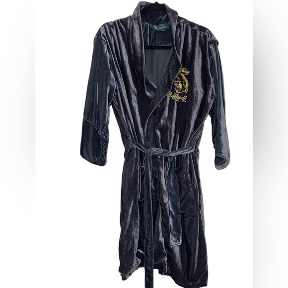 Pottery Barn Harry Potter Hufflepuff Gray Velvet Robe PB Teen - Picture 5 of 6
